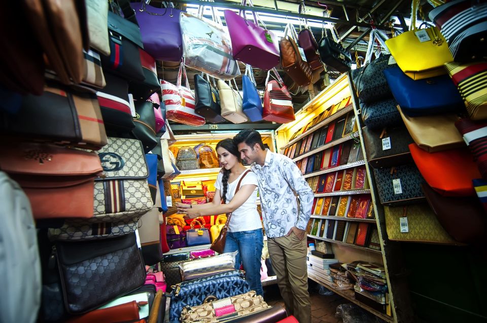 Kuala Lumpur: Street Market Exploration & Shopping Tour - Discovering Central Market