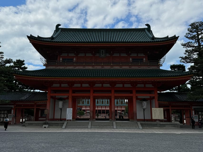 Kyoto: Discover Every Bit of Heian Jingu Shrine in 1 Hour - Shin-en Garden Highlights