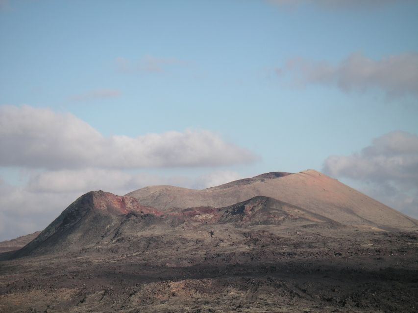 Lanzarote: Guided Volcano Hike With Transfers - Meeting Point and Logistics