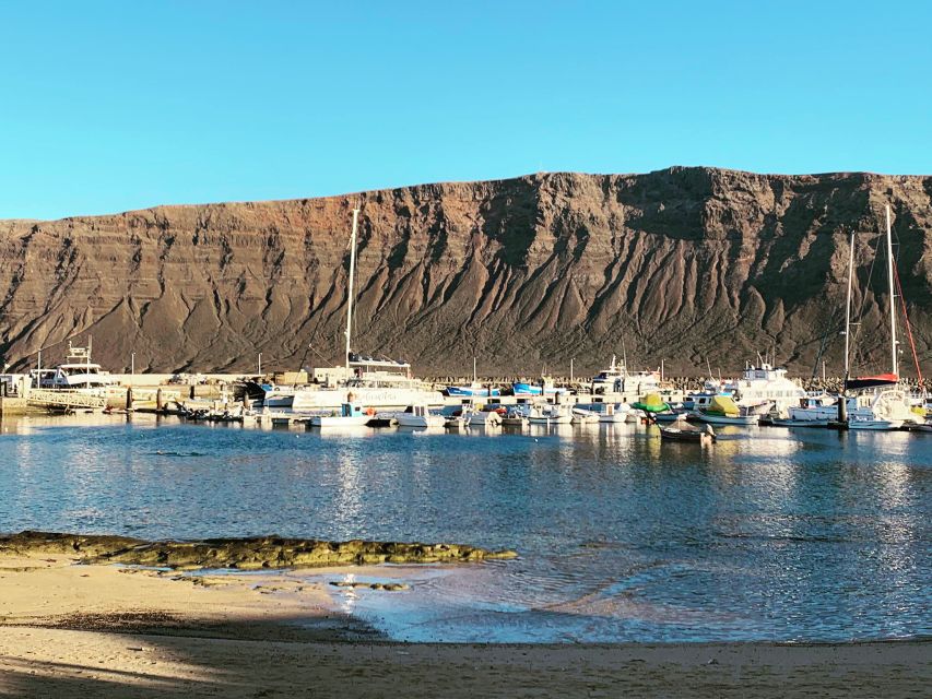 Lanzarote: Return Ferry to La Graciosa With Bus Pickup - Ferry Experience