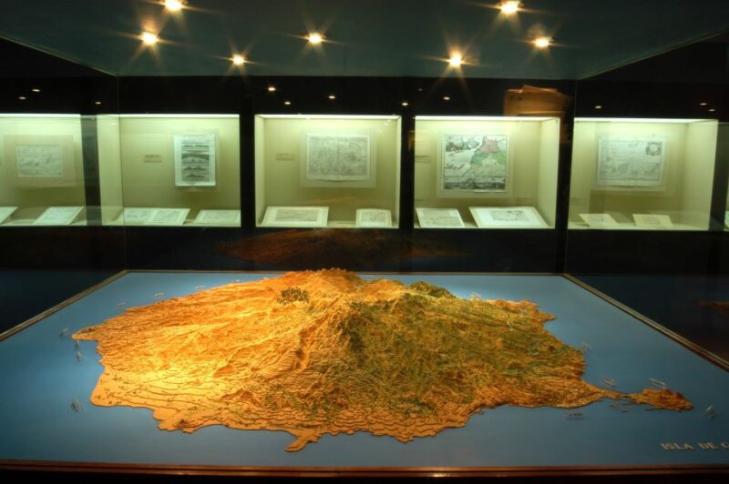 Las Palmas: Private Old City Guided Walking Tour With Tapas - Customer Reviews and Ratings