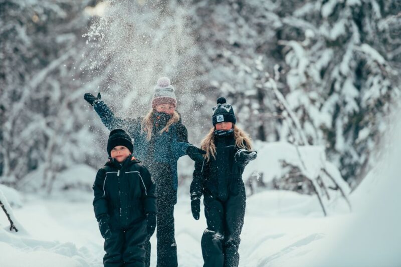 Levi: Winter Clothing Rental With Snow Boots and Gloves - Rental Process Explained
