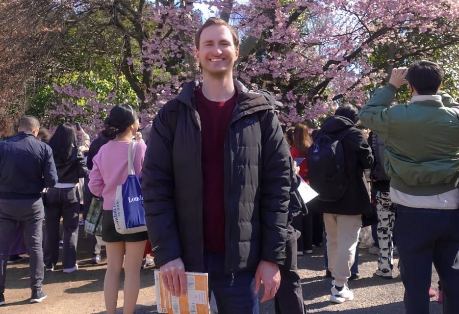 Licensed Guide Shinjuku Dramatic Tour Day Time - Participant Restrictions