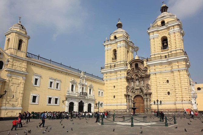 Lima Walking City Tour With Catacombs Visit (Transport Included) - Plaza De Armas (Plaza Mayor)