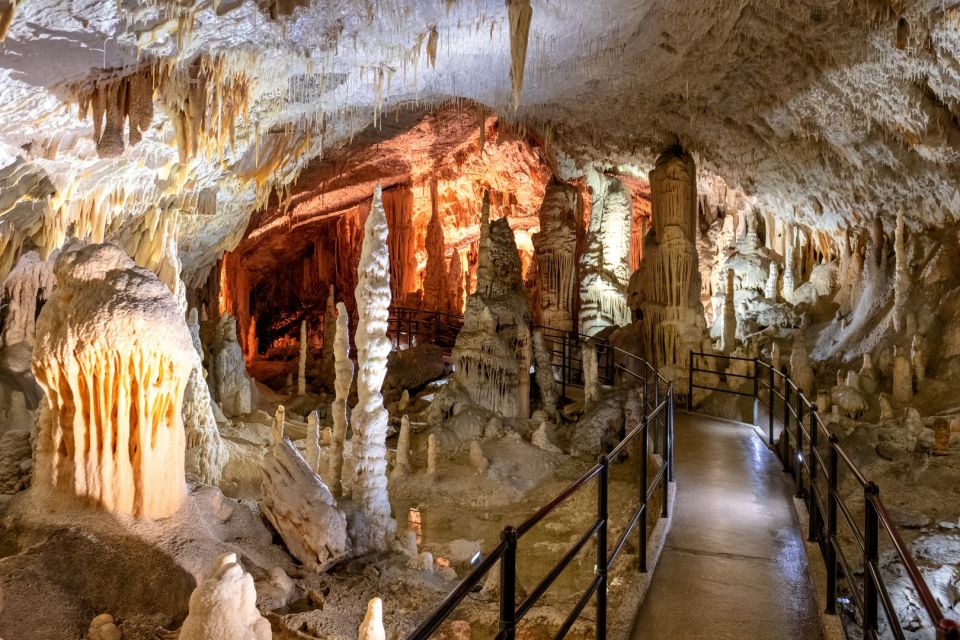 Ljubljana: Postojna Cave & Predjama Castle Tickets and Tour - Predjama Castle Features