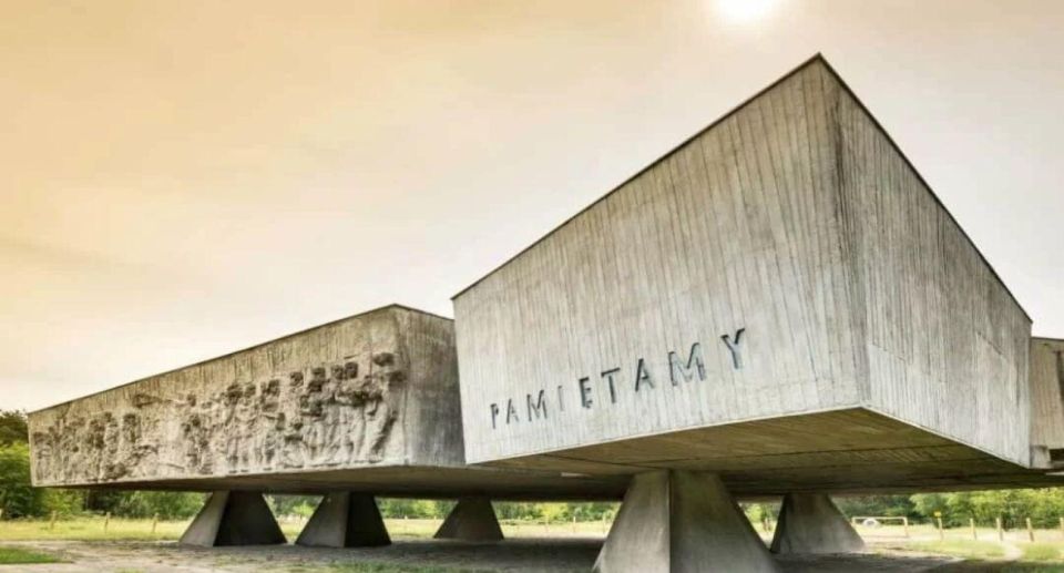 Lodz: Chelmno Kulmhof Concentration Camp Private Tour - Reflective Experience