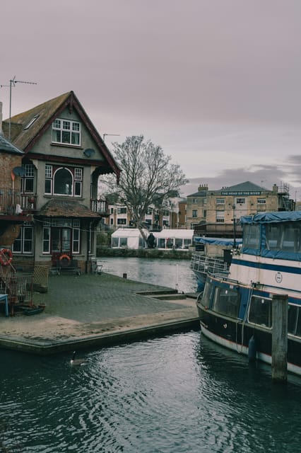 London: Guided Tour of Oxford - Mini Van - Tour Experience and Accessibility