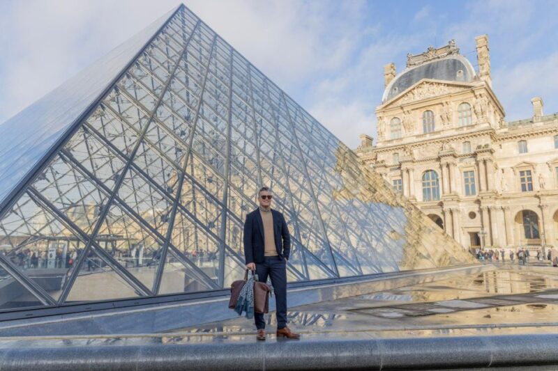 Louvre Area Photo Shoot by Paris Photographer - Photo Delivery and Usage