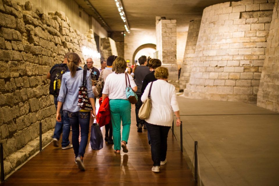 Louvre Museum: Skip-the-Line Guided Tour - Meeting Point Information