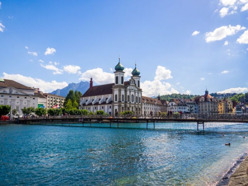Lucerne: Express Walk With a Local in 60 Minutes - What to Bring Along