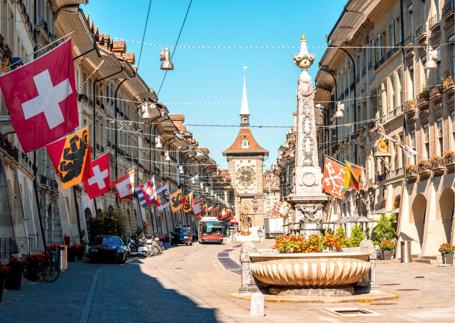 Lucerne: Private Walking Tour With Panoramic Yacht Cruise - Meeting Points and Communication