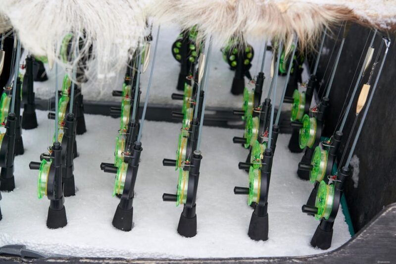 Luleå: Ice Fishing - 2h - Fishing Techniques and Safety