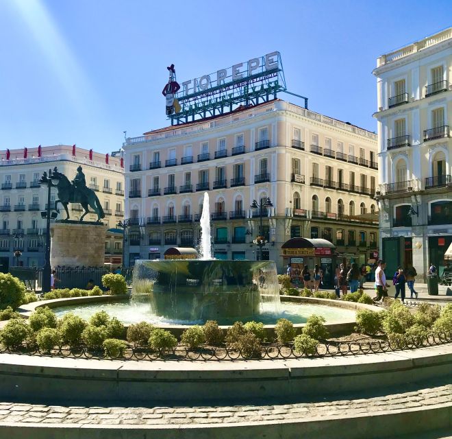 Madrid: Capture the Most Photogenic Spots With a Local - Exploring Iconic Landmarks