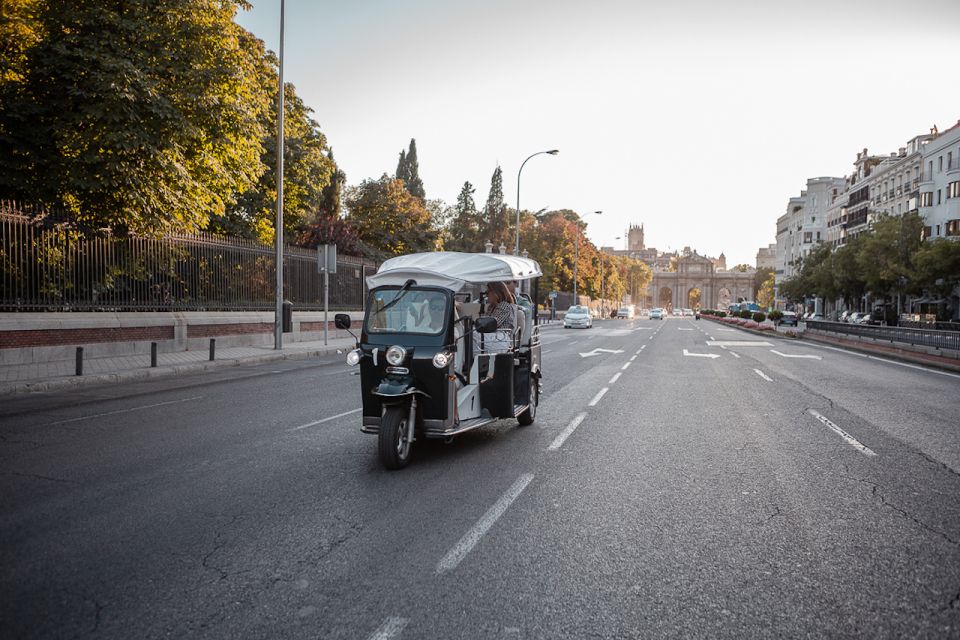 Madrid: Private City Tour by Eco Tuk Tuk - Meeting and Important Information