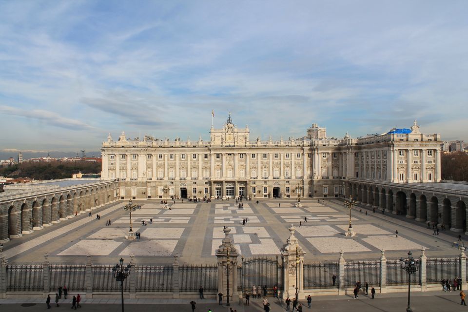 Madrid: Royal Palace Private Tour With Skip-The-Line Tickets - Languages & Accessibility