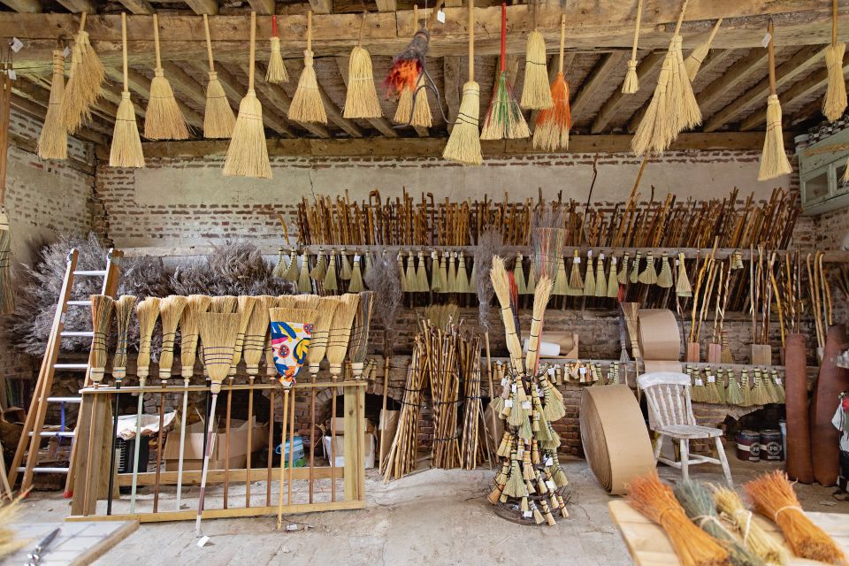 Make Your Own Fireplace Sweeper at a Traditional Workshop - Traditional Techniques