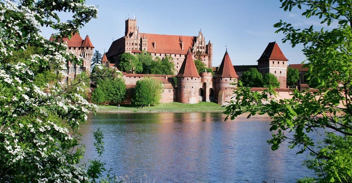 Malbork: Castle of the Teutonic Oder From Warsaw - Private - Key Activities and Highlights