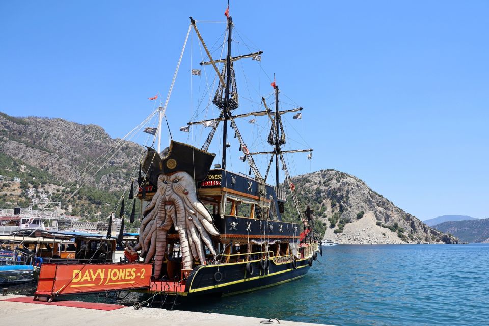 Marmaris: Pirate Boat Trip With Meal and Drinks - Food and Drinks