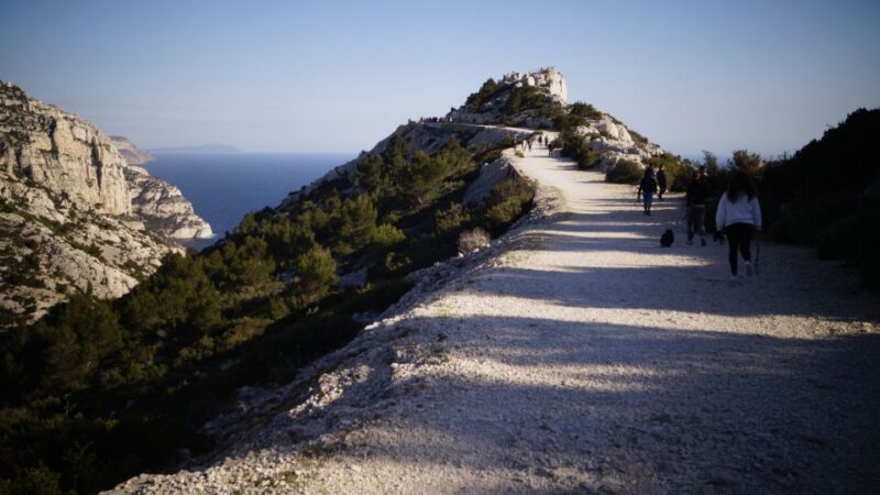 Marseille: Calanques National Park Guided Hike With Picnic - Participant Restrictions