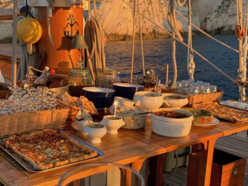 Marseille: Frioul Islands Sunset Cruise With Cocktail Dinner - Whats Included