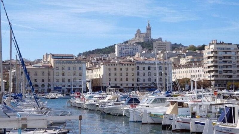 Marseille : Local Neighborhoods Guided Walking Tour - Languages Offered