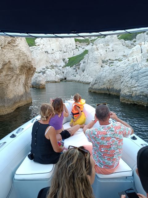 Marseille: Sunset Frioul Archipelago Boat Cruise - Amenities and Features