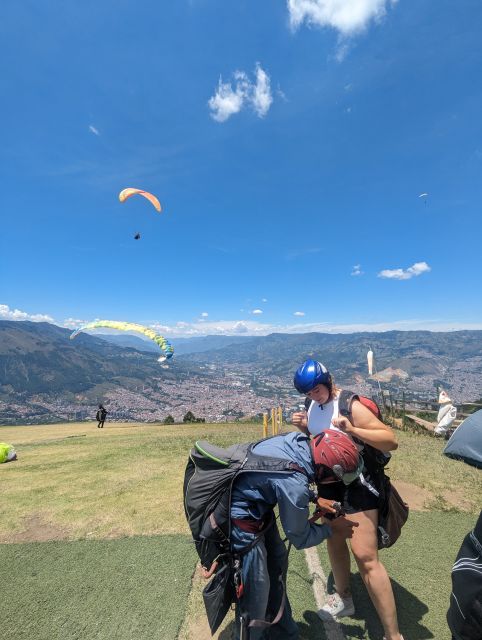 Medellin: Paragliding Tour. Transportation and Snack - Booking Options