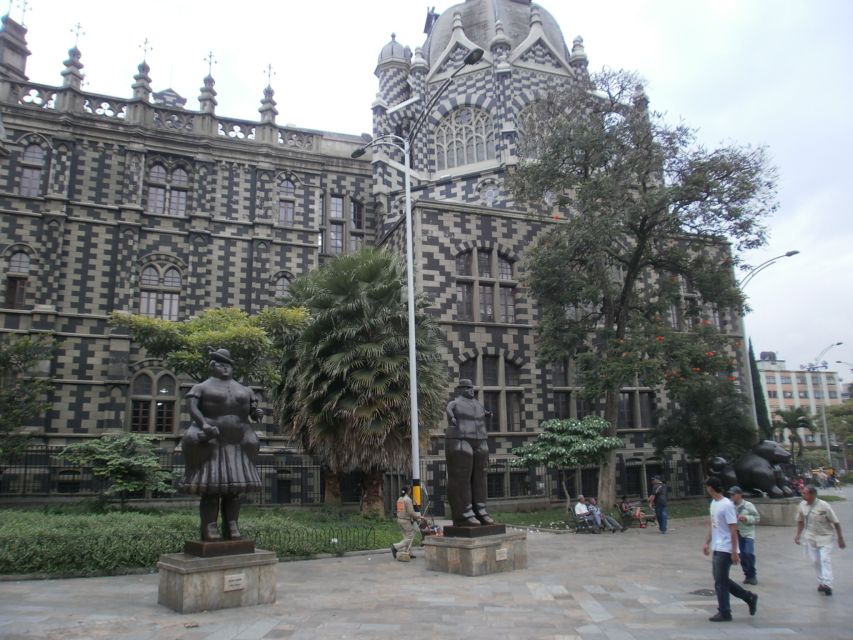 Medellín: Walking Tour With Cable Car and Botero Plaza - Inclusions and Exclusions