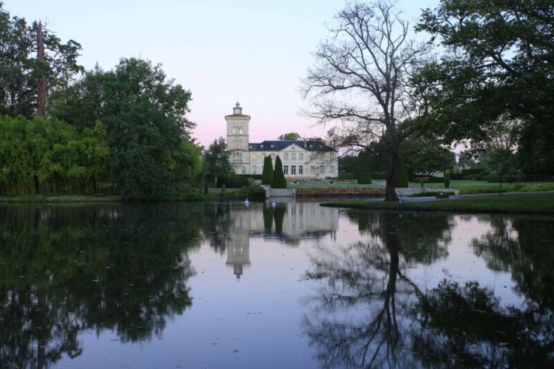 Medoc Afternoon Wine Tour, 2 Wineries, Tastings & Delicacies - Included Features