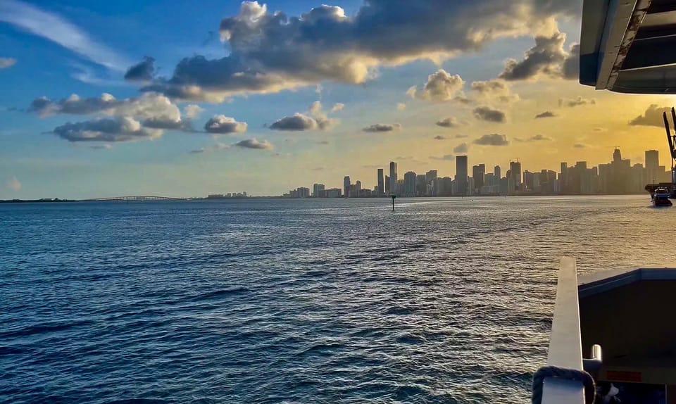 Miami: 90-Minute Sunset Cruise With the Mojito Bar on Board - Onboard Amenities and Features