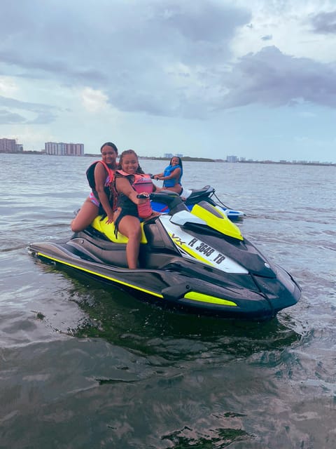 Miami: Jet Ski Rental and Boat Ride - Required Equipment