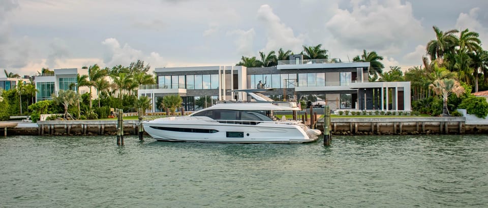 Miami: Luxury Mansions & Celebrity Homes Boat Tour - Onboard Experience