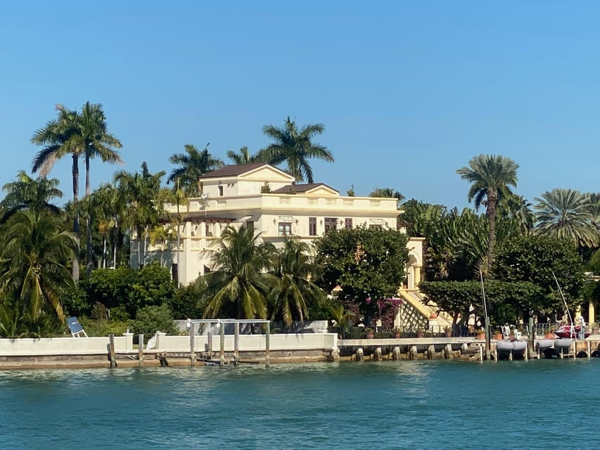 Miami: South Beach Millionaire Homes Sightseeing Cruise - Cruise Amenities