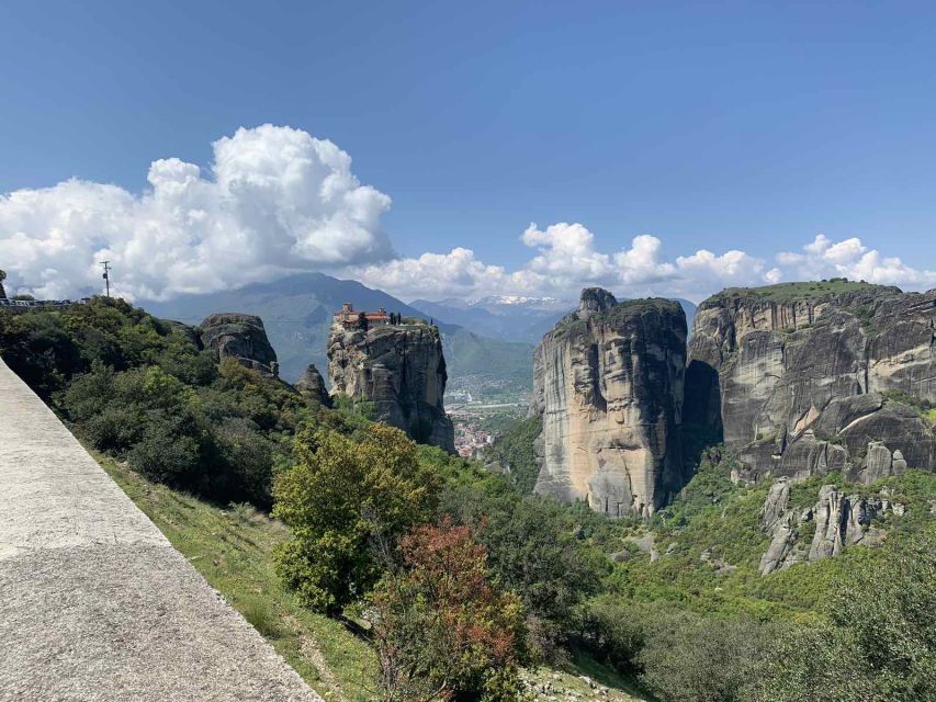 Midday Tour in Meteora From Kalabakas Trainstation - Important Considerations