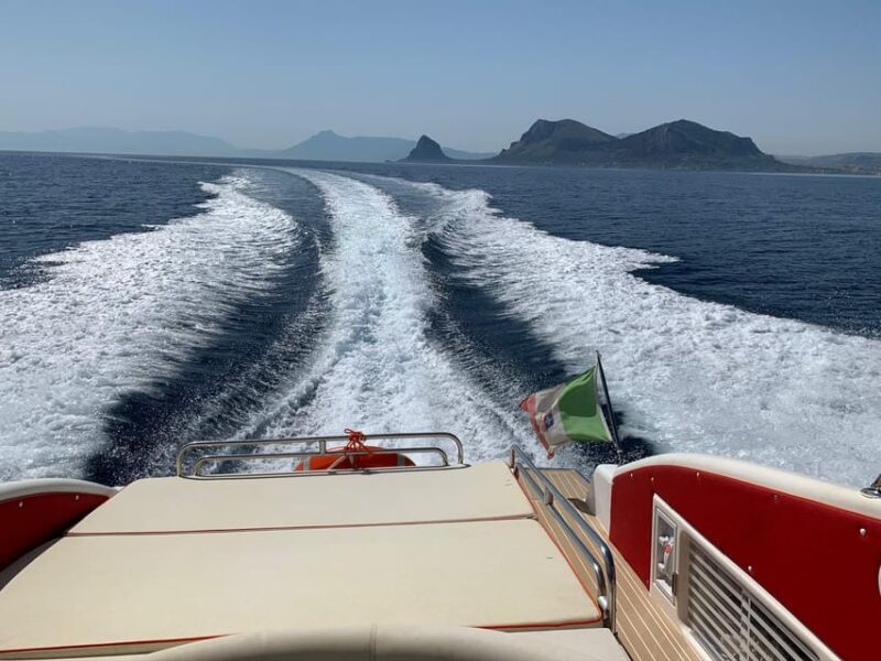 Milada Boat Tour - Boat Specifications