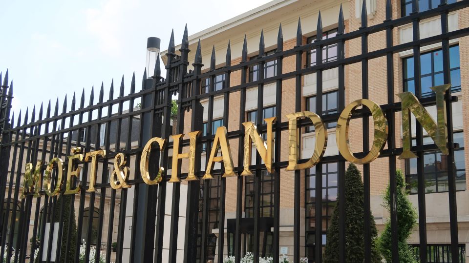 Moet Et Chandon Tasting and Fun Private Tour in Champagne - Transportation Details