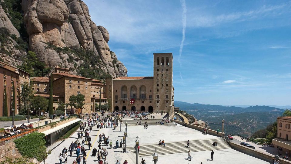 Montserrat: Morning or Afternoon Half-Day Trip With Pickup - Participant Information