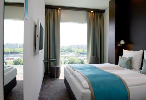 Motel One Amsterdam - Dining and Breakfast Options