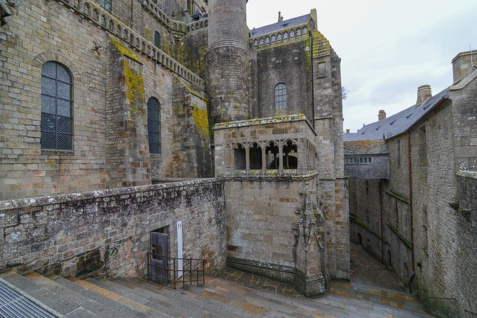 Mt St. Michel Private Tour With Abbey Tickets and Tour Guide - Pricing and Booking