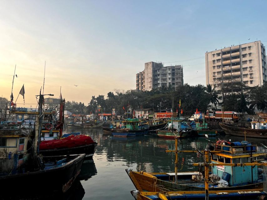 Mumbai at Dawn: Early Morning Markets Tour - Discovering Sassoon Dock