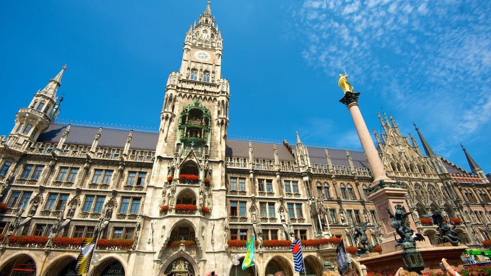 Munich: Bike Tour 3-Hour Guided City Tour - Stops Along the Way