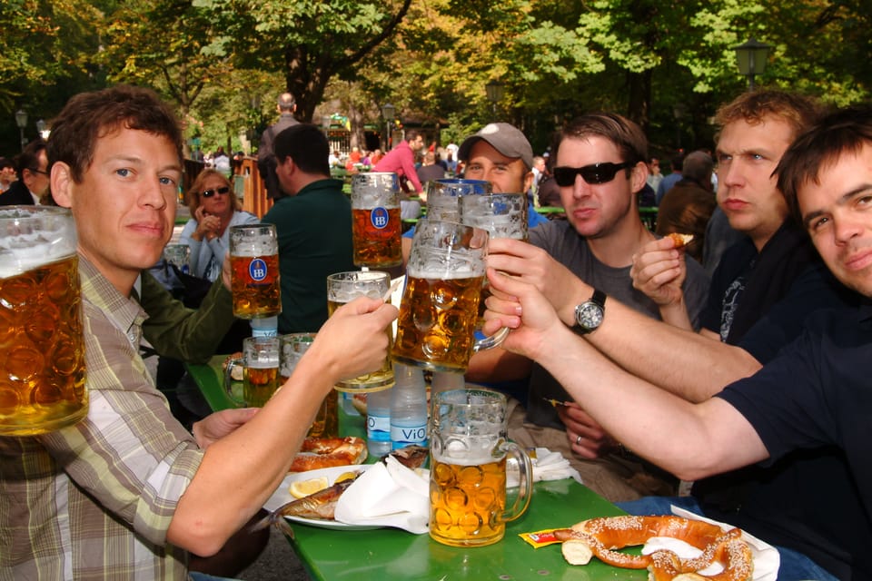 Munich: Evening Bike Tour With Beer Garden Visits - Important Information