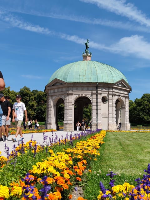 Munich: Mini Classic Bike Tour With Beer Garden Stop at 4 PM - Activities