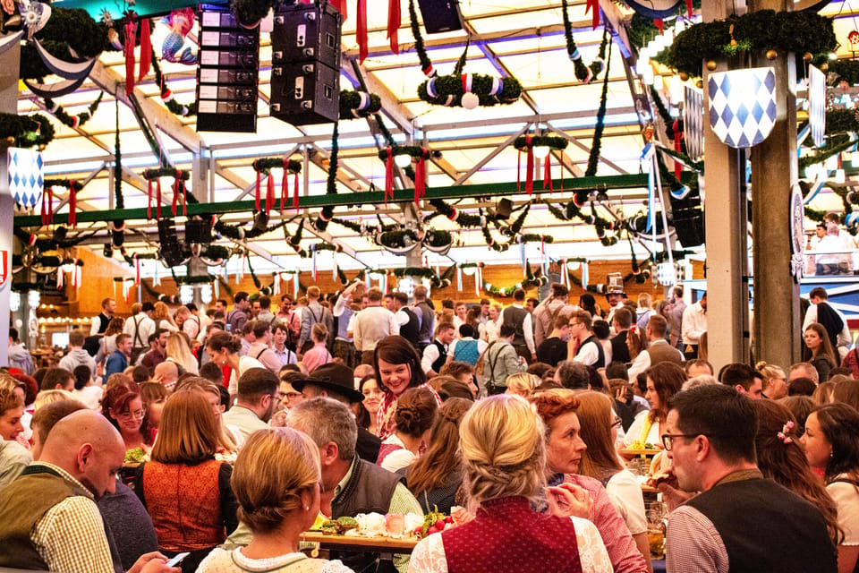 Munich: Oktoberfest Tour With Tent Reservation, Food & Beer - Participant Information