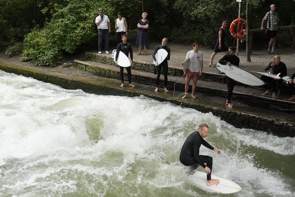 Munich: Phototour - Your Guide to Beautiful Photo Spots - Relaxed Walking Tour