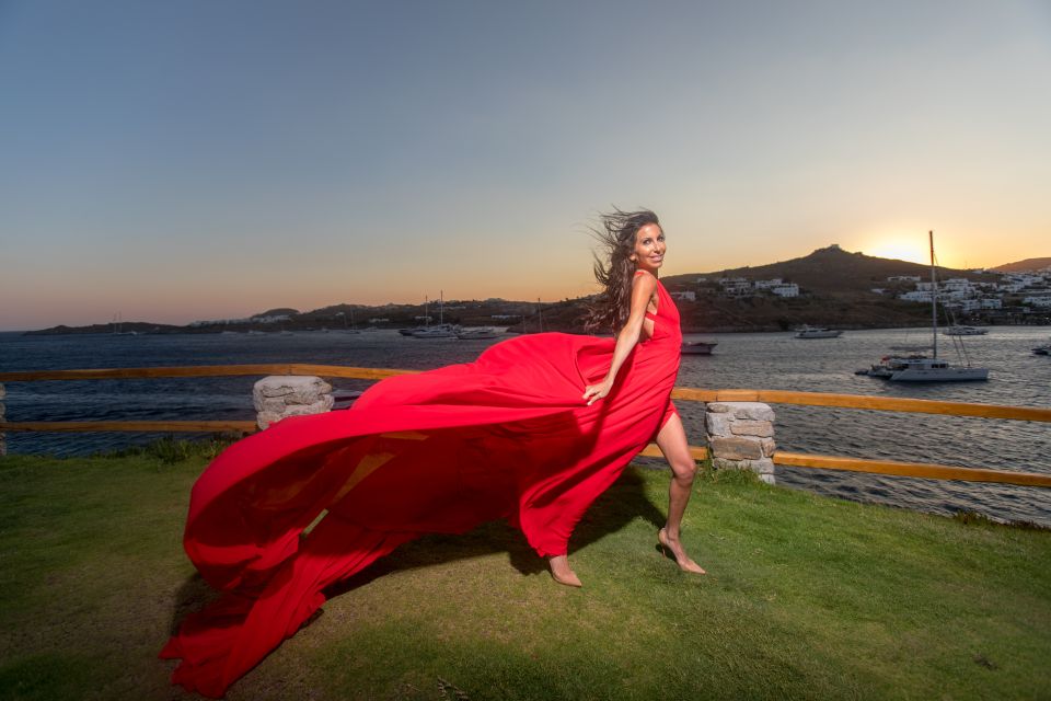 Mykonos: Private Photoshoot With Pro Fashion Photographer - Accessibility Options