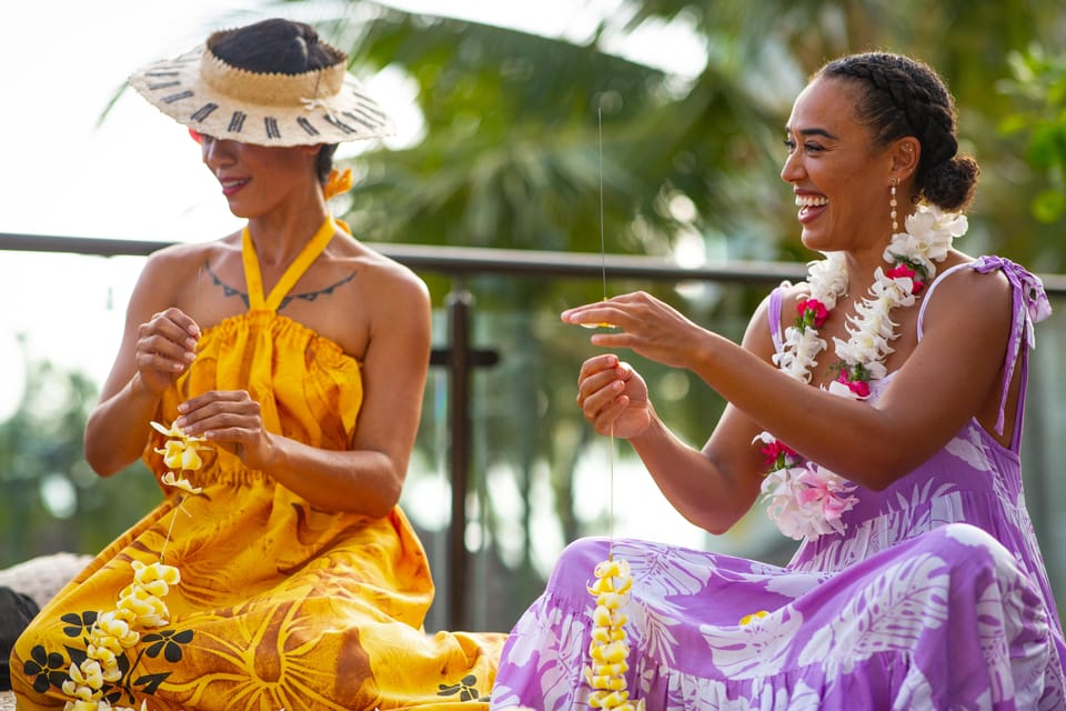 Nā Lei Aloha Hula Dinner Show - Dining Experience