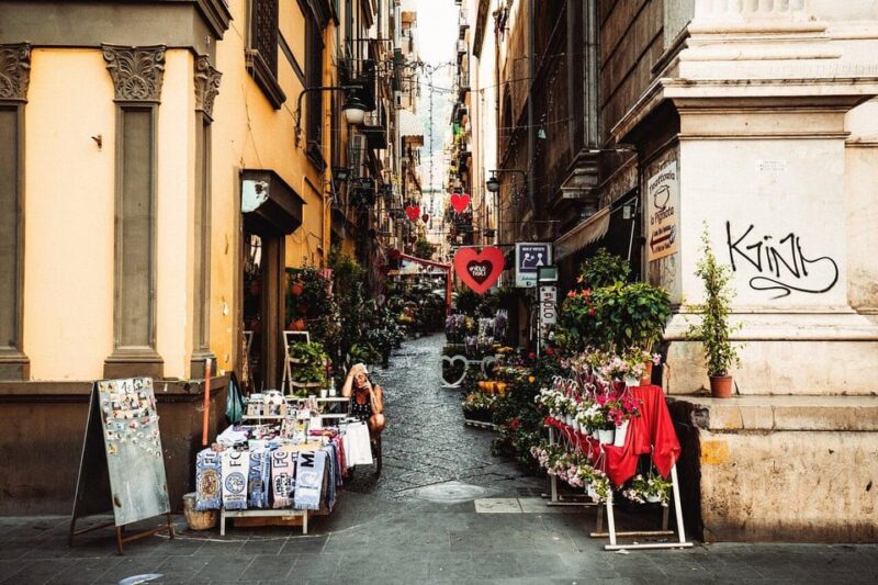 Naples: Private Family Mythology Treasure Hunt W/ Food Stops - Food and Refreshments