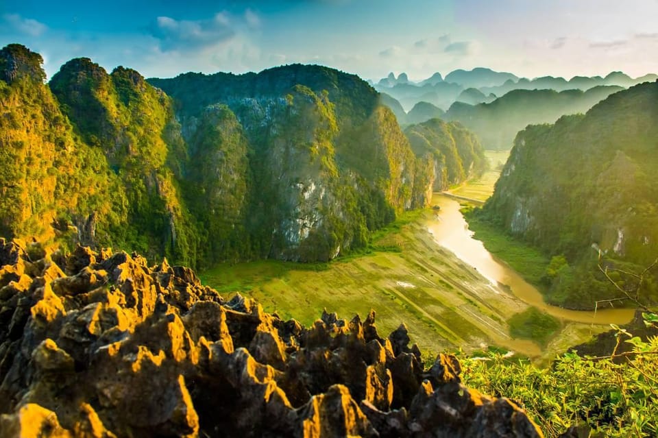 Ninh Binh Full Day - Mua Cave - Tam Coc Boating - Hoa Lu - Tam Coc Boat Cruise