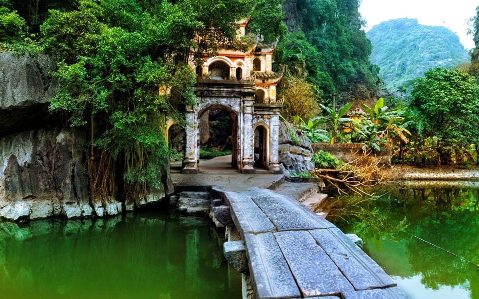 Ninh Binh Luxury Daily Tour: Trang An - Bich Dong Pagoda - Inclusions and Exclusions